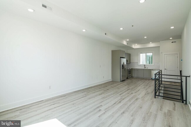 Building Photo - 1505 N Stillman St