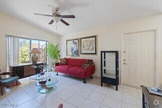 Building Photo - 5276 Cedarbend Dr