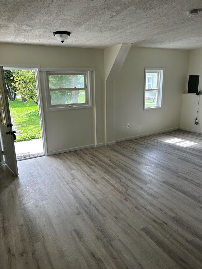 Living Room - 419 NY-146