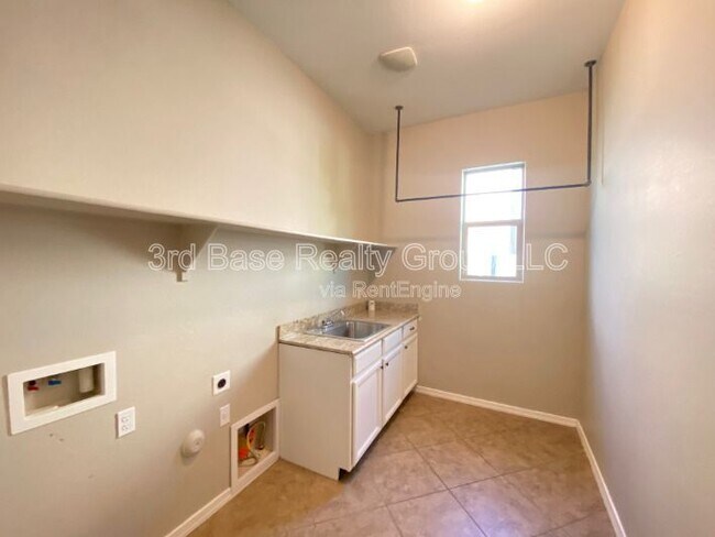 Building Photo - 20841 W Eastview Way