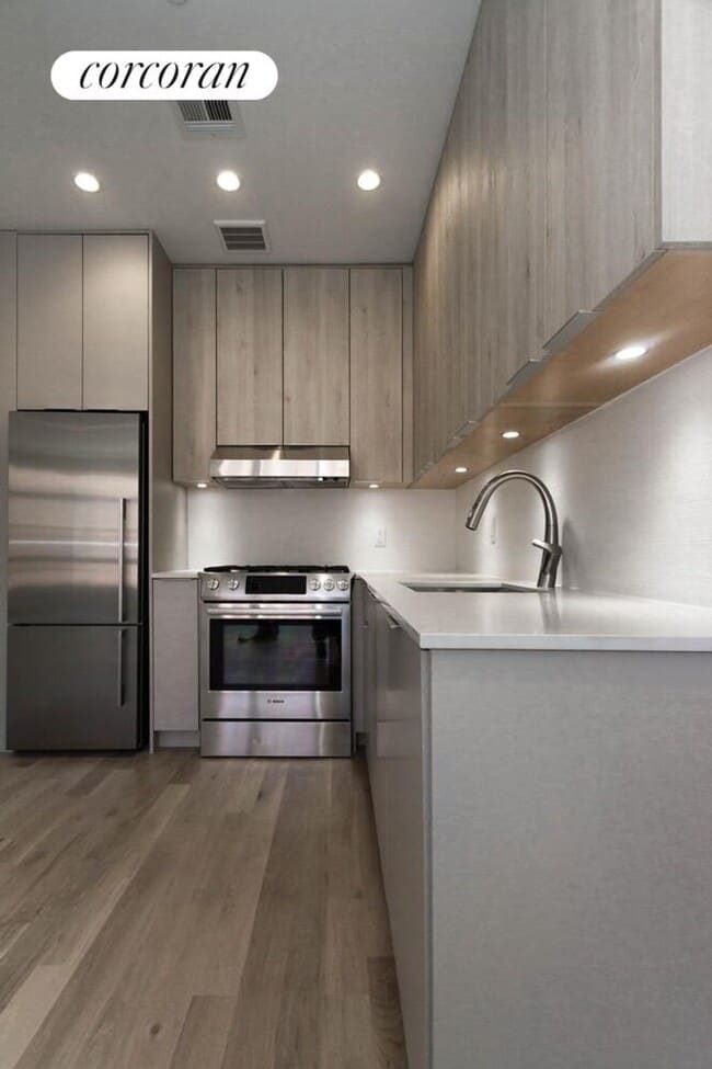 Foto del edificio - 664 Jefferson Ave