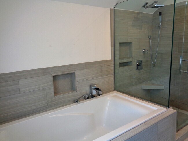 Foto del edificio - 51 Cottage Farm Rd