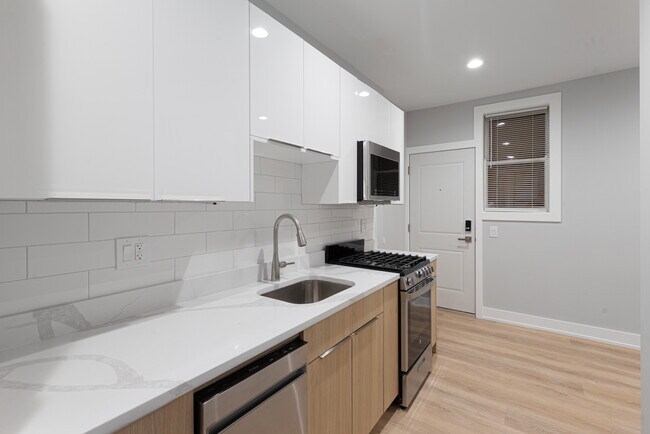 Building Photo - 1649 W Jonquil Terrace