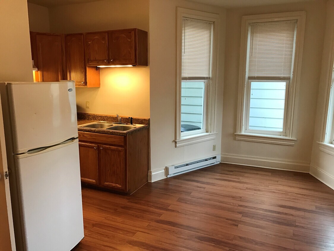 14 N Potomac St Unit Apt. 3, Waynesboro, PA 17268 Apartments in