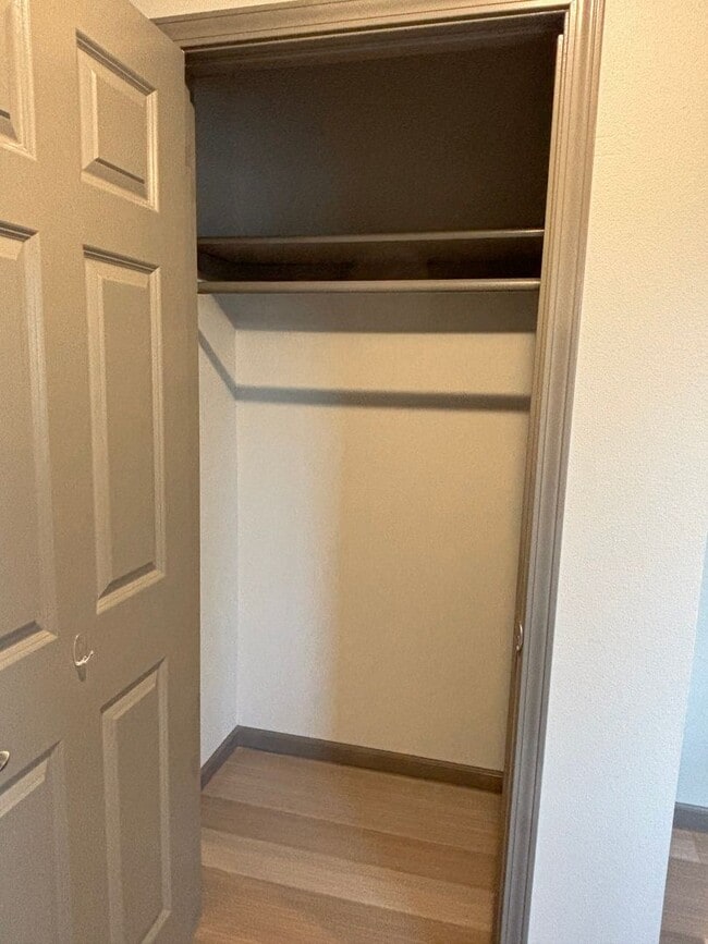 Building Photo - Duplex: Fully Remodeled 2024 Now Available