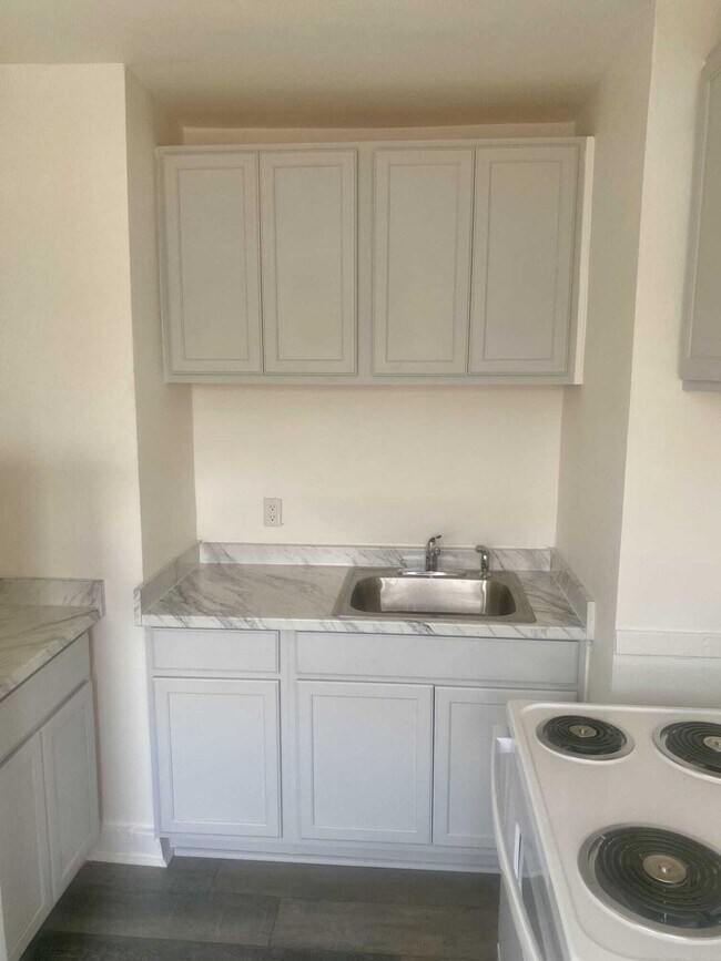 Foto del edificio - 14069 Saratoga Ave