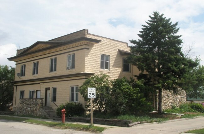 Foto principal - 150 S Main St