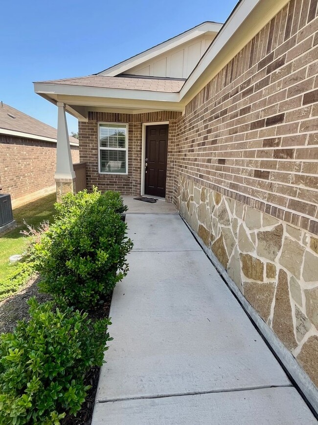 Building Photo - Discover this Like New 2/2 located in Del ...