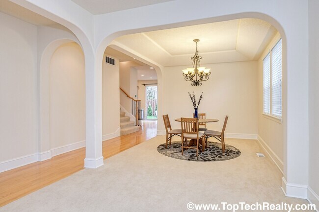 Building Photo - Beautiful 4 Bedroom | 2.5 Bathroom | 2,540 Sqft. Home | Central A/C | Solar Panels | Located in B...