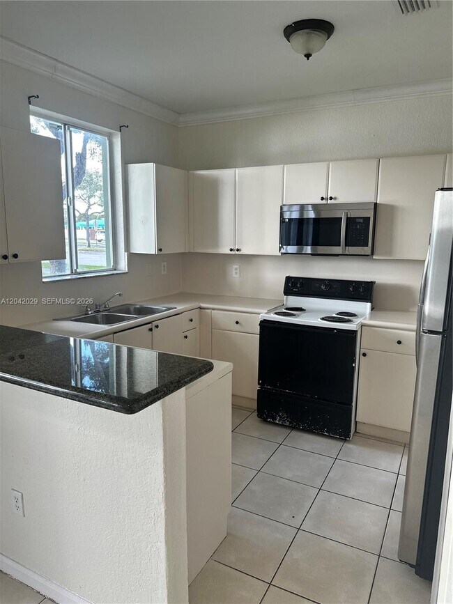 Foto del edificio - 2704 SE 15th Pl