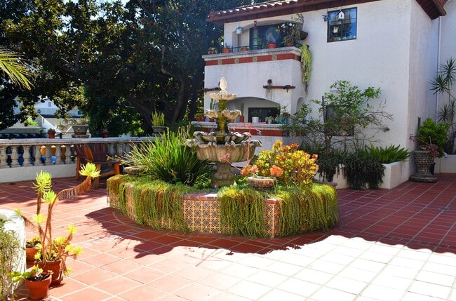 Building Photo - 3291 Sawtelle Blvd