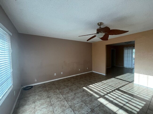 Foto del edificio - affordable 3 bedroom 2 bath home with gara...