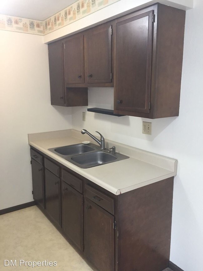 Building Photo - 129 High Oak Dr