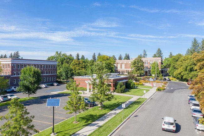 Al otro lado de la calle desde EWU - Campus View Apartments