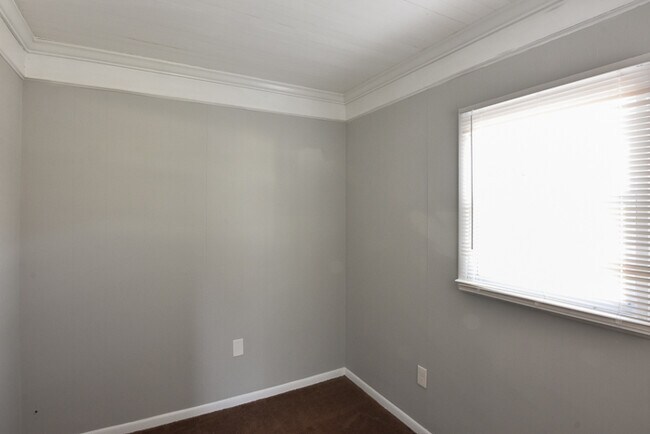 Building Photo - 2157 Mulberry St