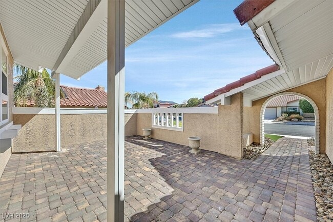 Building Photo - 8720 Pavia Dr