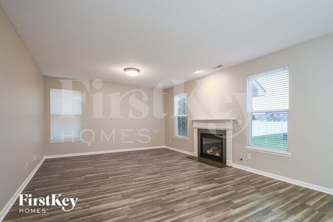 Foto del edificio - 1536 Maplewood Ln