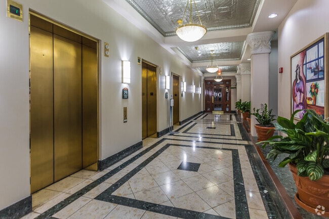 Lobby - Gayoso House & Pembroke Square
