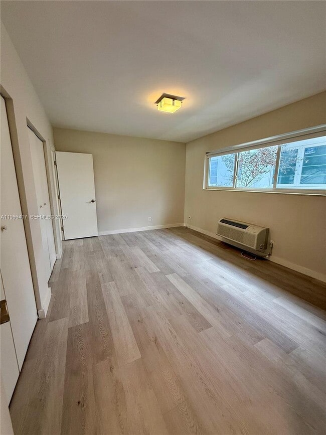 Building Photo - 1535 Michigan Ave