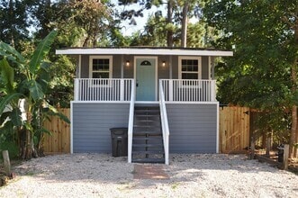 Building Photo - 926 Queenswood St