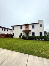 Building Photo - 529 NE 206th Ln