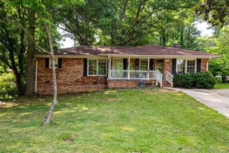 Building Photo - 6106 Venetian Way SW