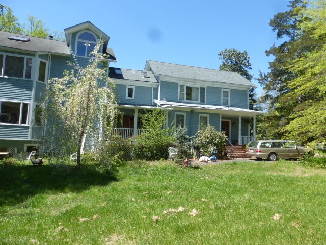 Building Photo - 324 Little Falls St
