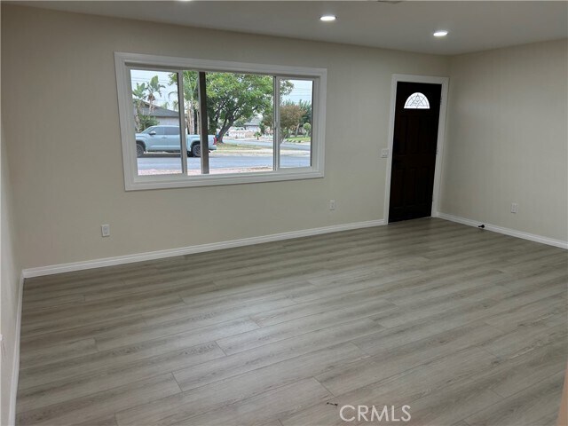 Foto del edificio - 7770 Fennel Rd