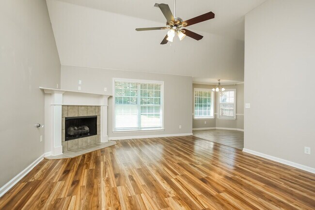Building Photo - 8911 Oak Grove Blvd