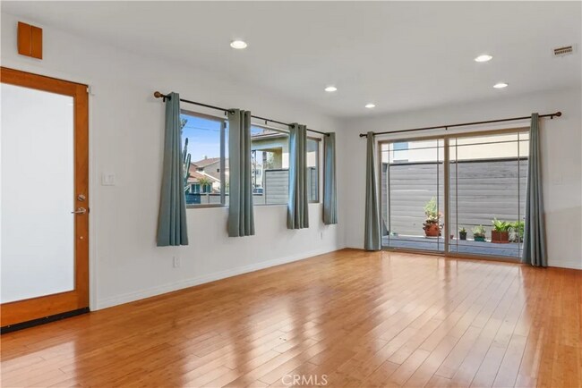 Building Photo - 15228 Avis Ave