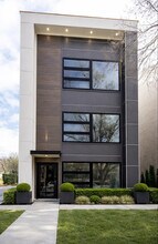 Building Photo - 5643 S Prairie Ave
