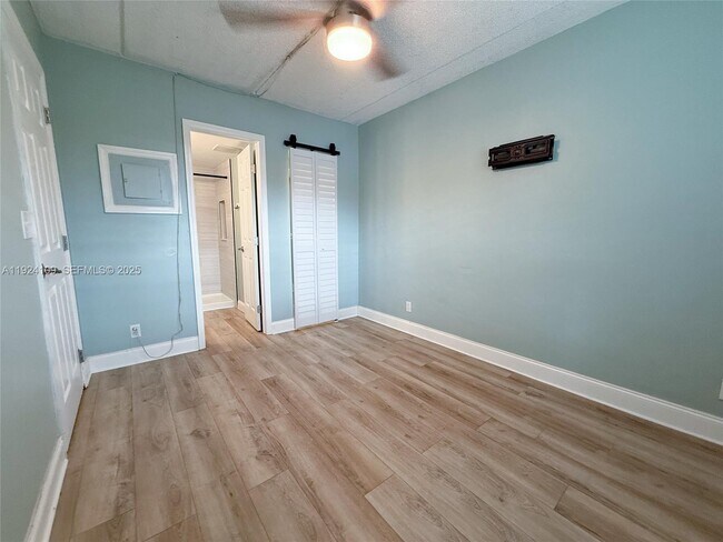 Foto del edificio - 3211 SW 44th St