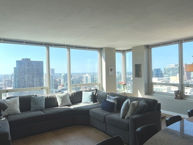 Foto del edificio - 33 W Ontario St