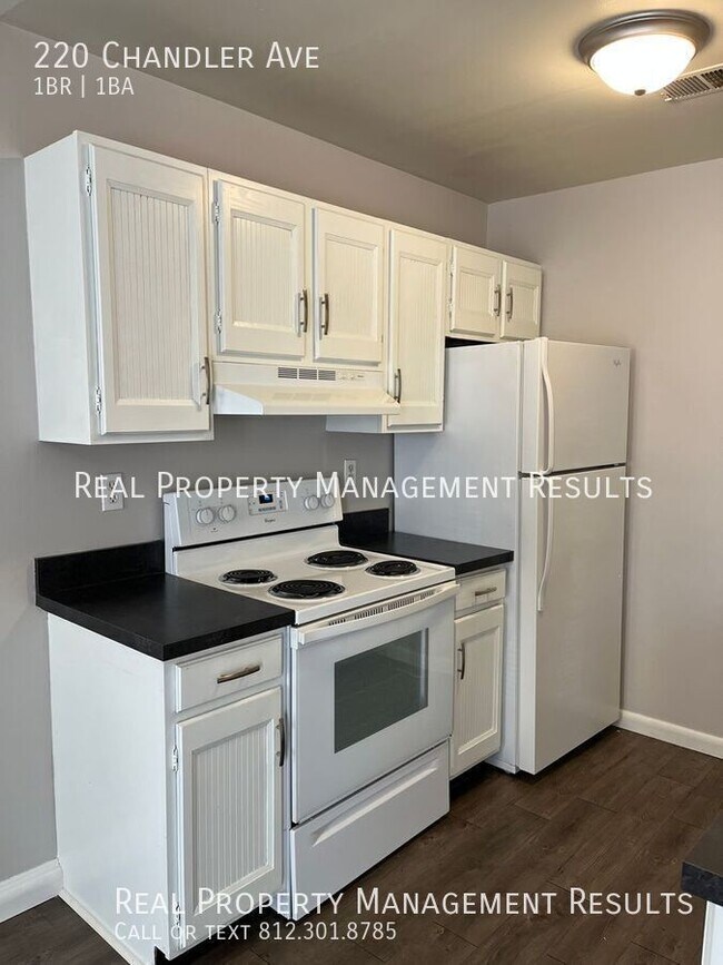 Foto del edificio - 220 Chandler Ave