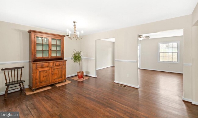 Dining Room - 20 Boileau Ct