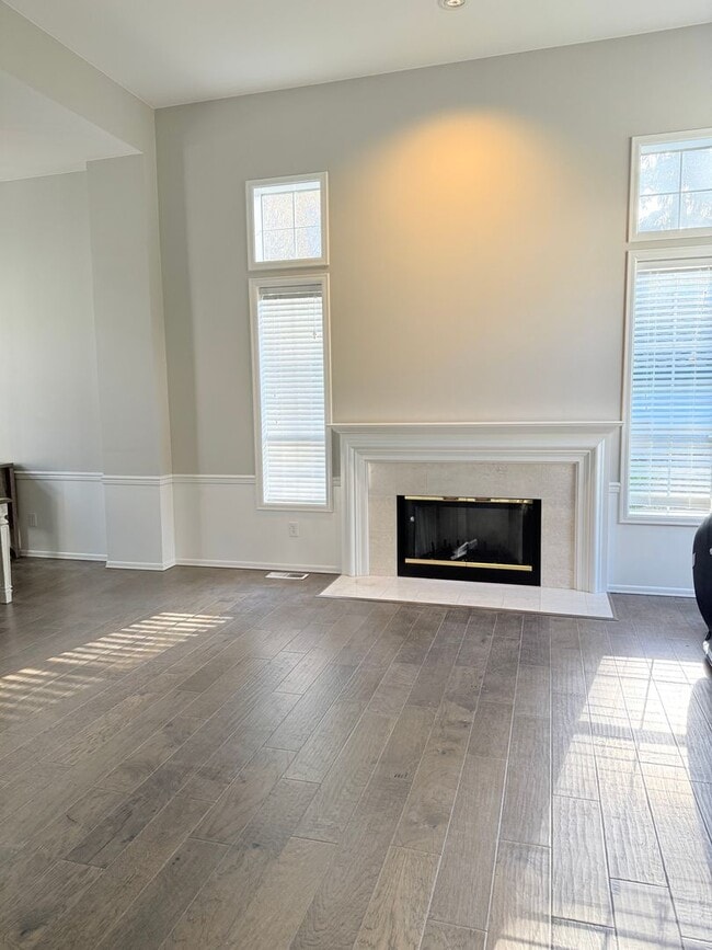 Building Photo - Spacious 4BR Mill Creek Home with Central AC & Multiple Living Areas