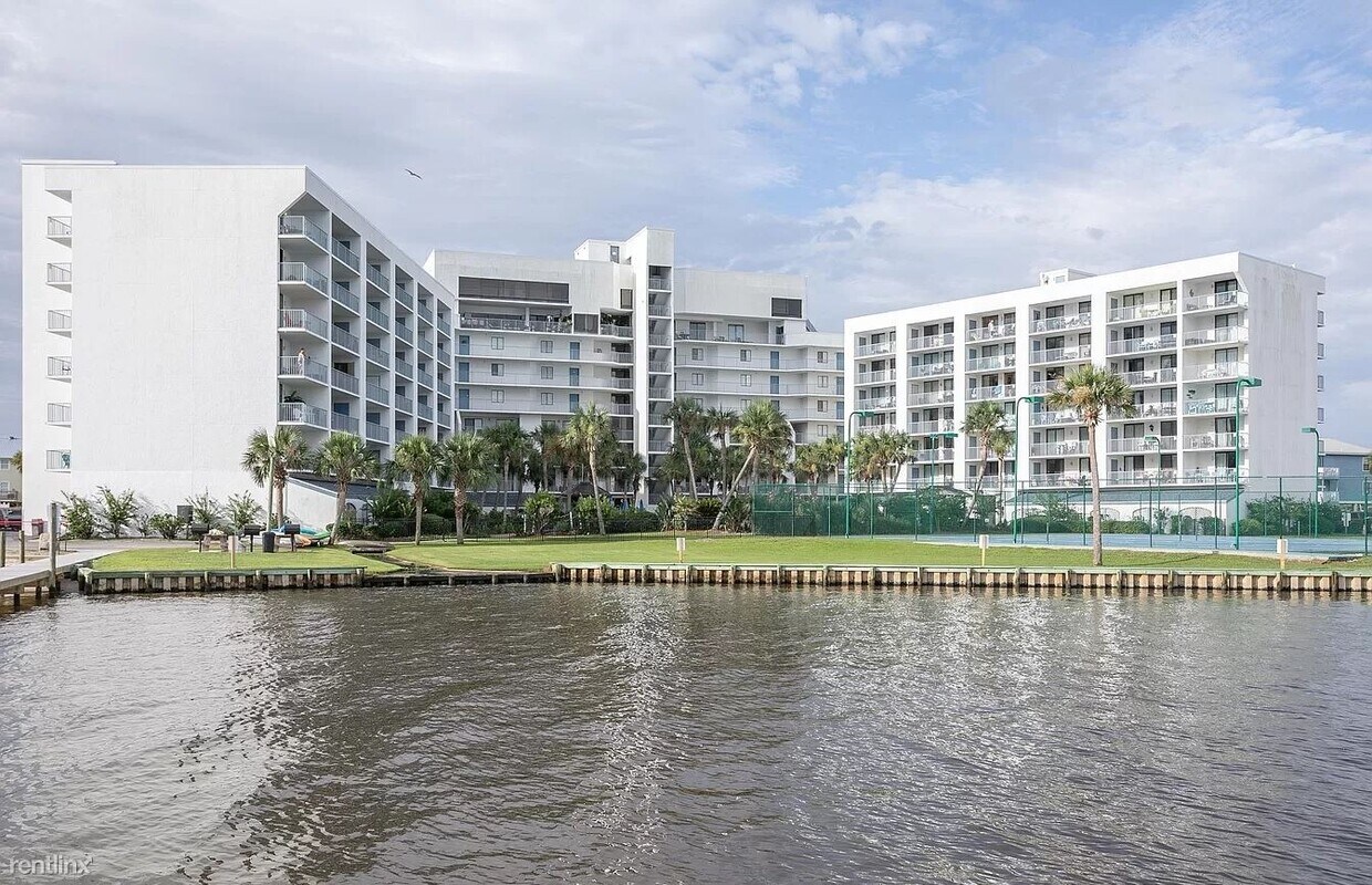 Primary Photo - 1832 W Beach Blvd