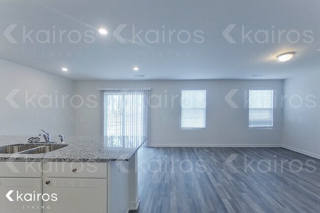Building Photo - 112 Tanners Ct.