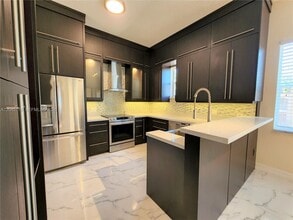 Building Photo - 4405 SW 160th Ave