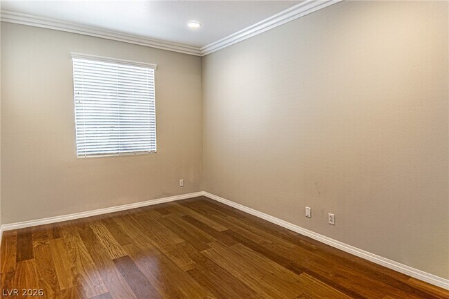 Building Photo - 6545 Black Oaks St