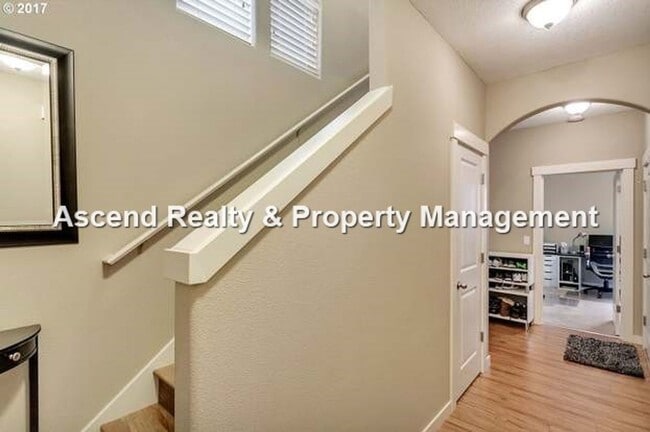 Foto del edificio - Convenient Hillsboro Location Heart of HiT...