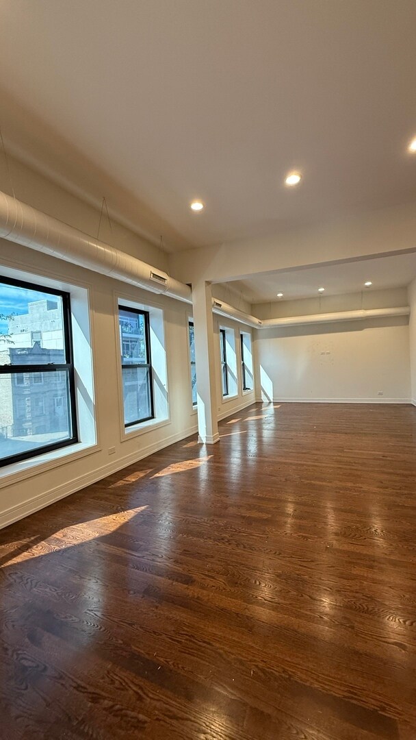 Building Photo - 2500 W Chicago Ave