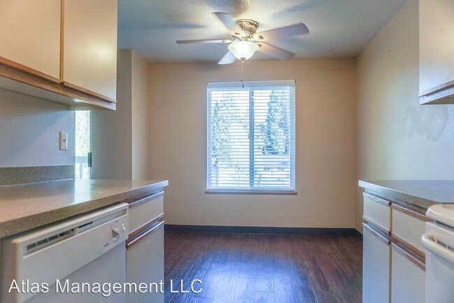 Foto del edificio - 3872-3886 Liberty Rd S