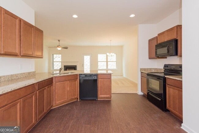 Building Photo - 10 Bayberry Cir