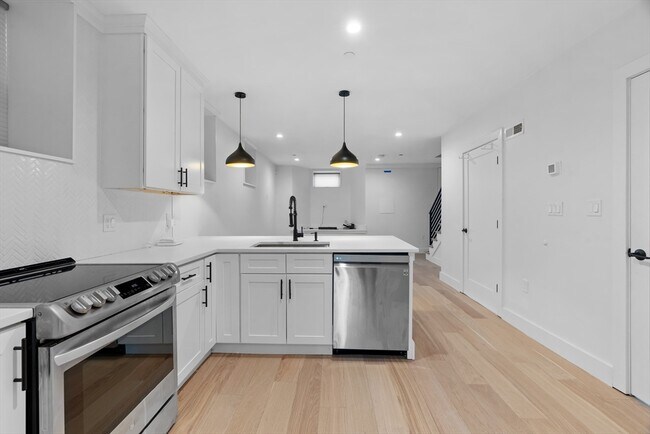 Foto del edificio - 144 Trenton St