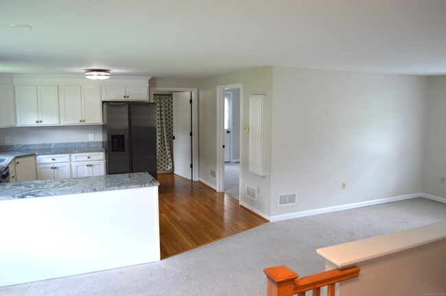 Building Photo - 1349 Farmington Ave