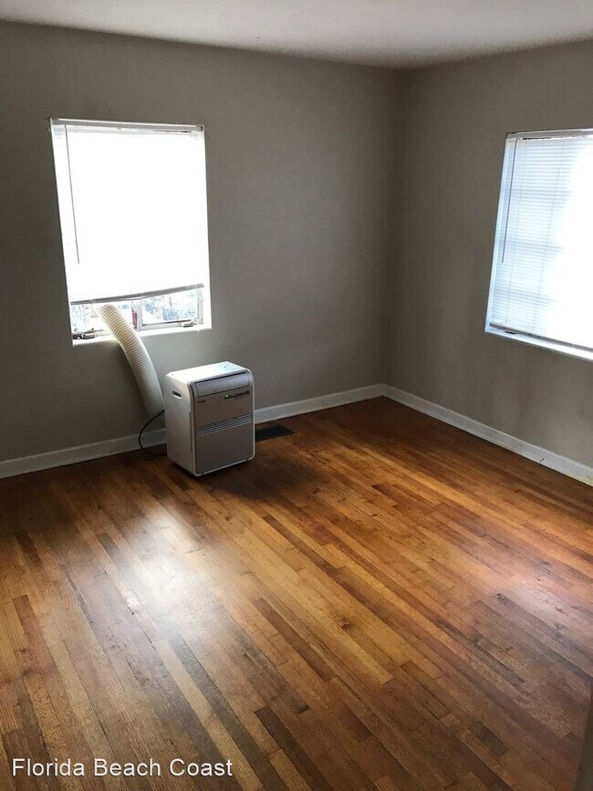 Building Photo - 2 br, 1 bath House - 1000 W Miller Ave.