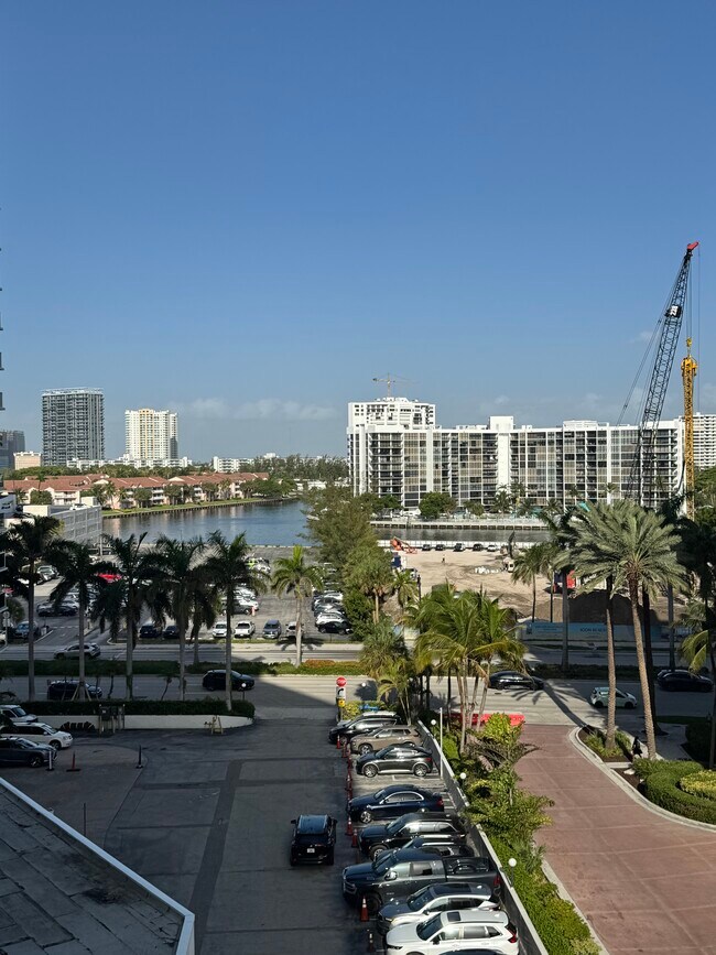 Foto del edificio - 3725 S Ocean Dr
