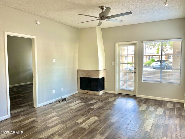 Foto del edificio - 11333 N 92nd St