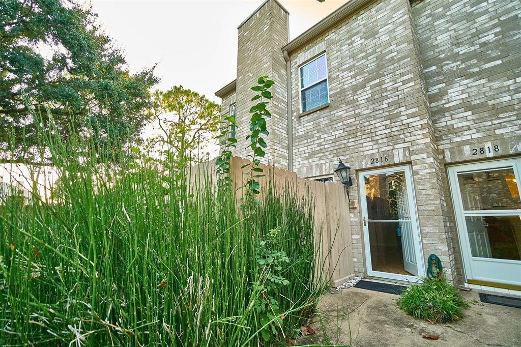 Foto principal - 2816 Holly Hall St